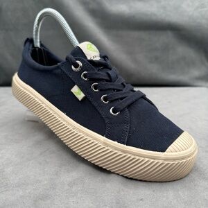 Cariuma OCA Low Women’s 7.5 Navy Blue Canvas Sneakers Casual Lace-Up